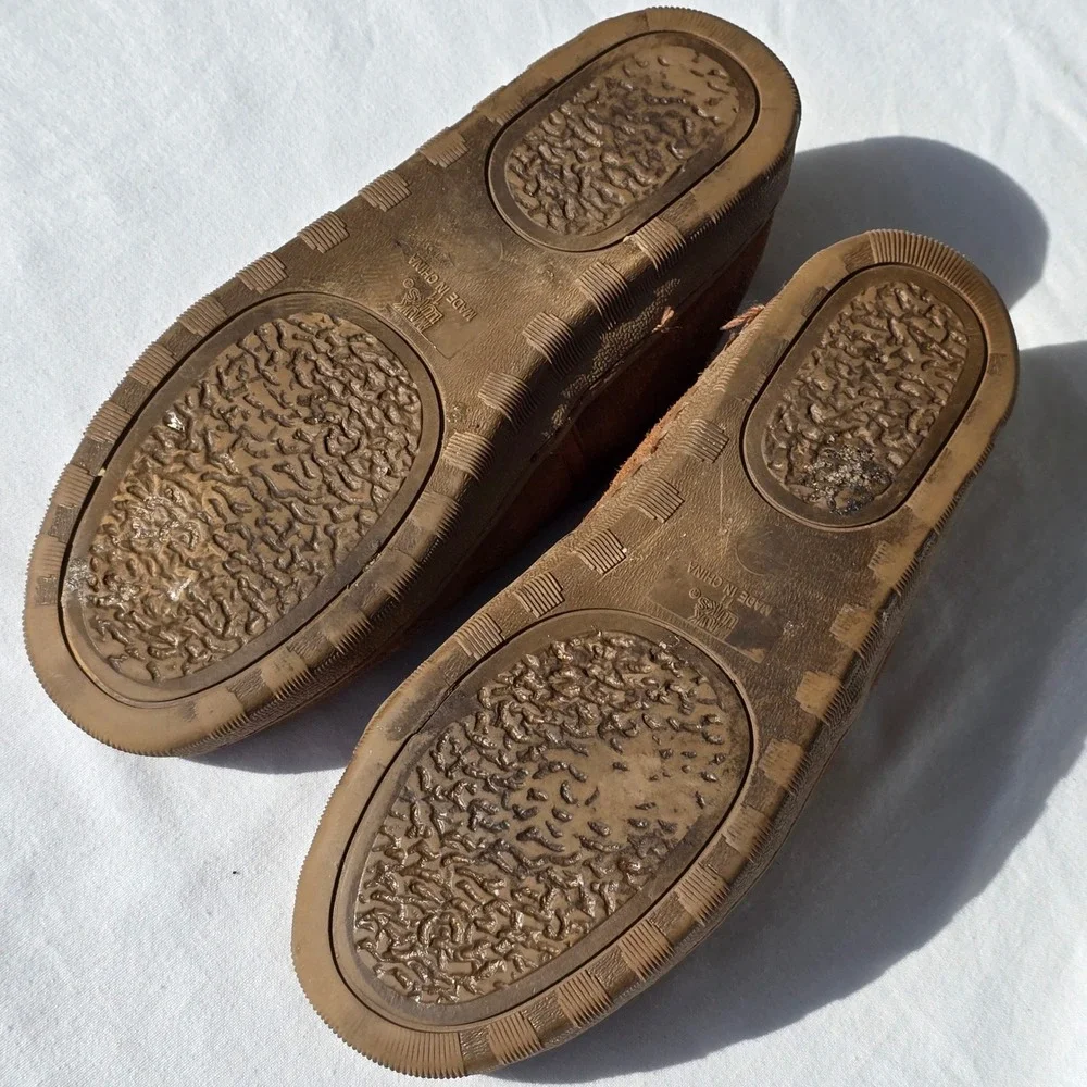 Muk Luks Mens‎ Size 11 Brown Suede Slip On Slipper Shoes Fleece Indoor Outdoor